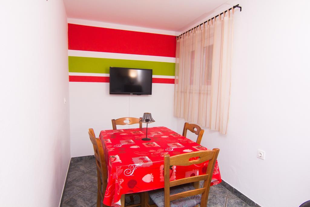 Apartmani Zuzic Krk Town Oda fotoğraf