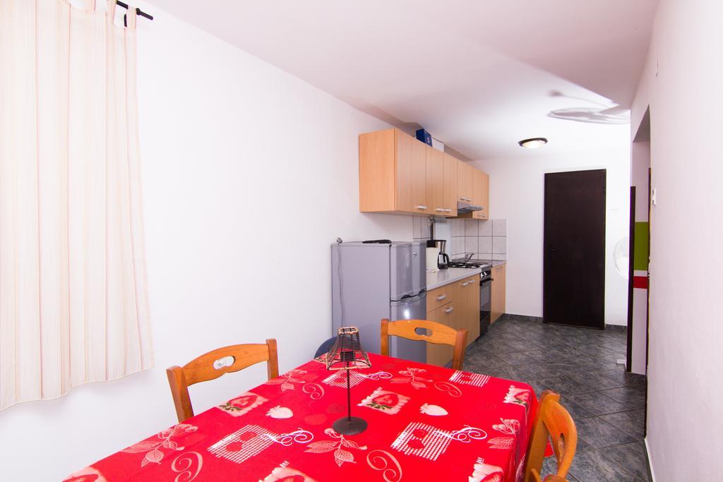 Apartmani Zuzic Krk Town Oda fotoğraf