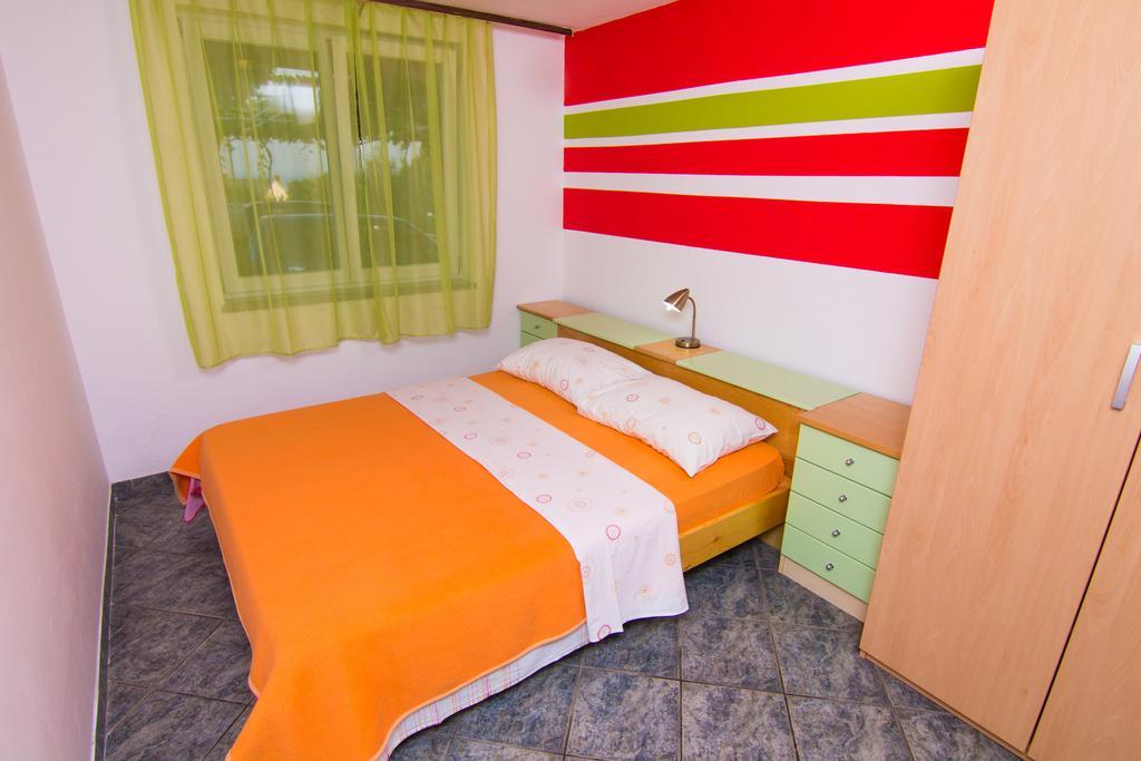 Apartmani Zuzic Krk Town Oda fotoğraf