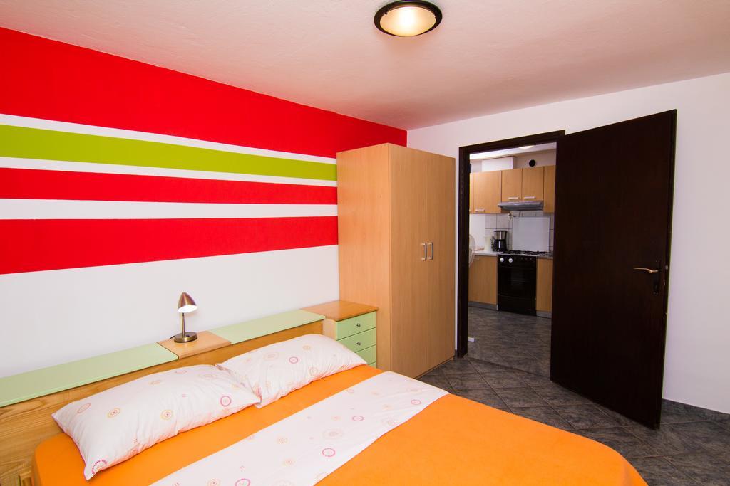 Apartmani Zuzic Krk Town Oda fotoğraf